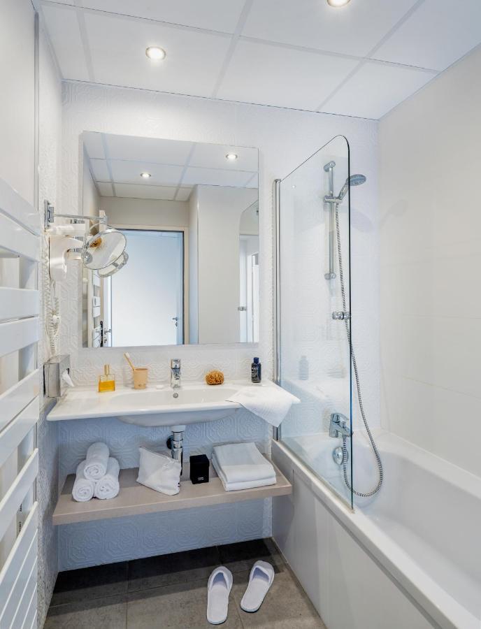 Hotel Valdys Thalasso & Spa - La Baie ドゥアルヌネ エクステリア 写真