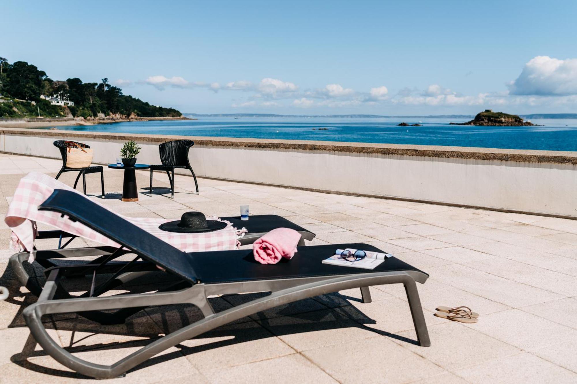 Hotel Valdys Thalasso & Spa - La Baie ドゥアルヌネ エクステリア 写真
