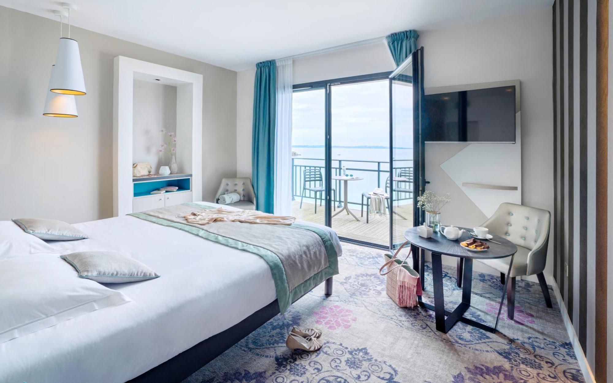 Hotel Valdys Thalasso & Spa - La Baie ドゥアルヌネ エクステリア 写真