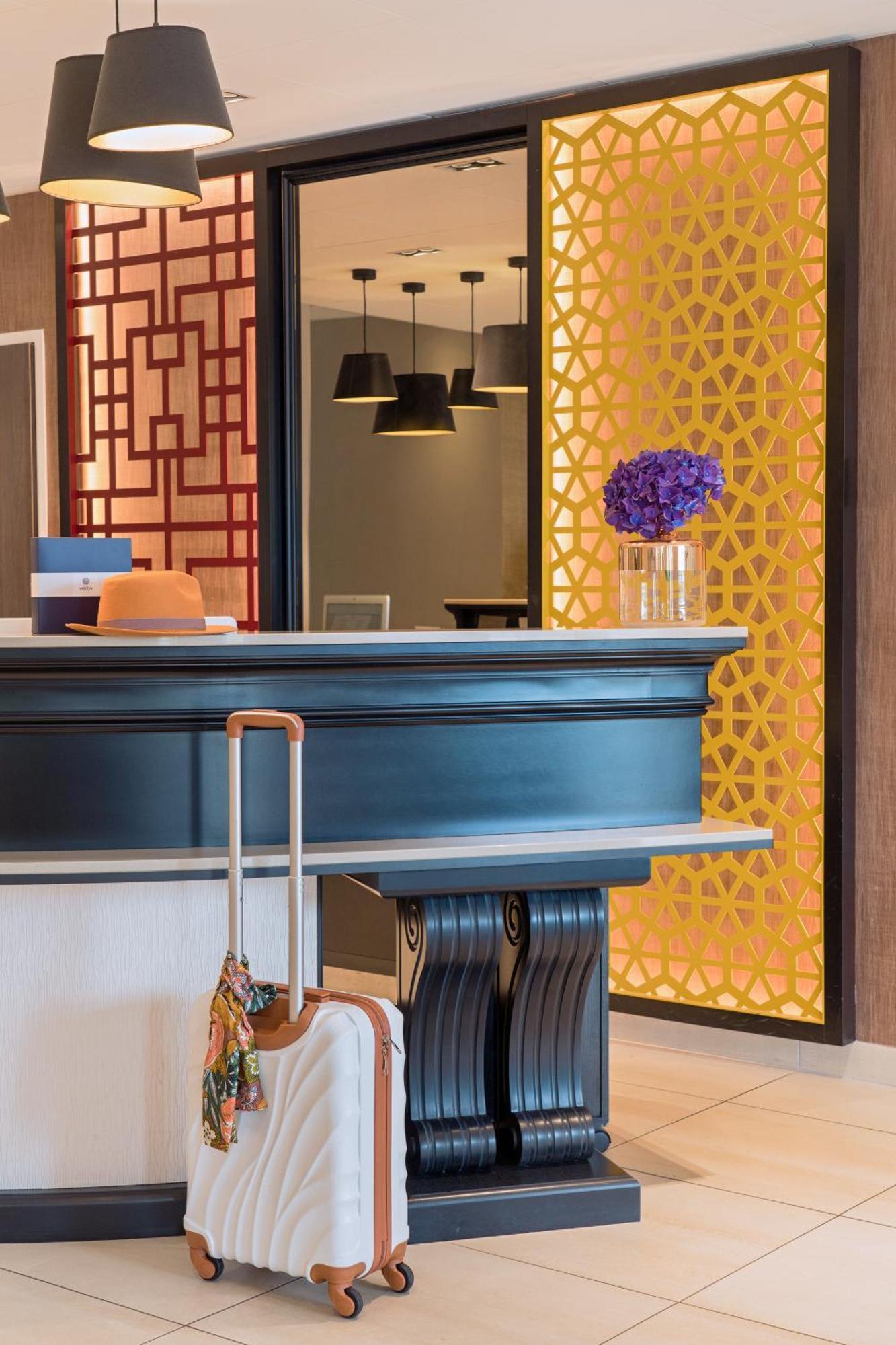 Hotel Valdys Thalasso & Spa - La Baie ドゥアルヌネ エクステリア 写真