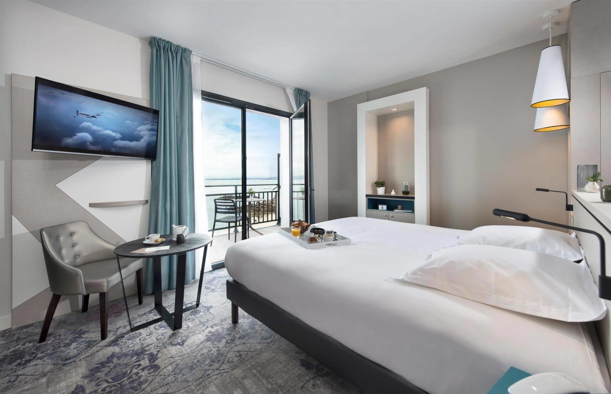Hotel Valdys Thalasso & Spa - La Baie ドゥアルヌネ エクステリア 写真